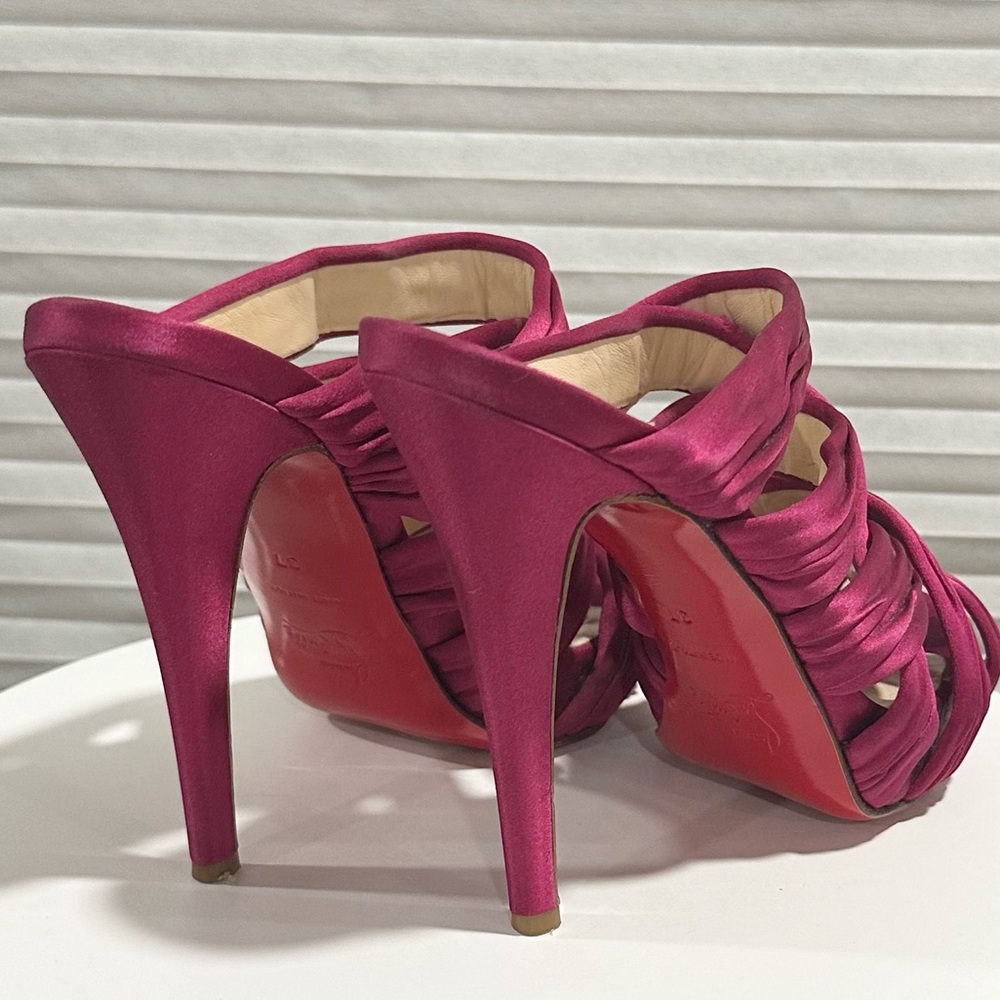 🌺CHRISTIAN LOUBOUTIN 🌺 Size: 37 - Picture 9 of 11
